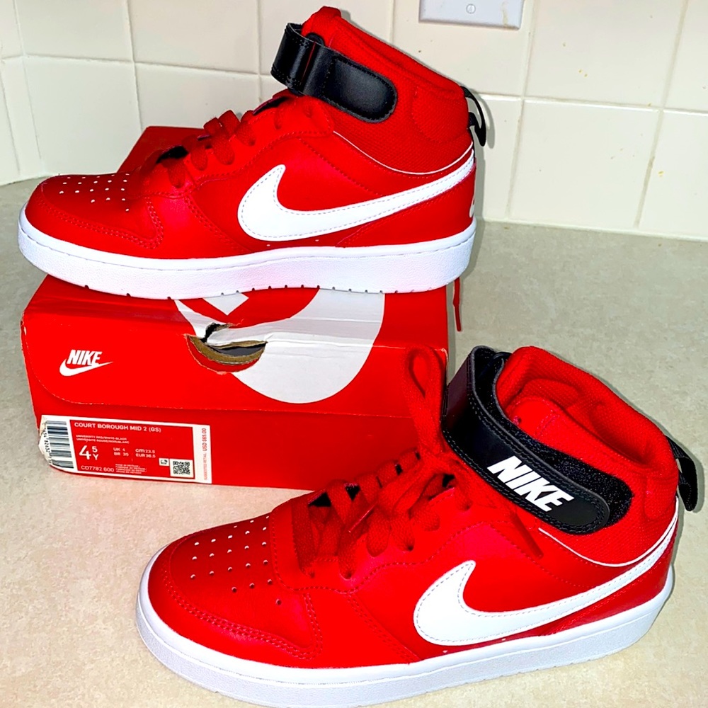 BRAND NEW IN BOX Nike Hightop Sneakers YOUTH